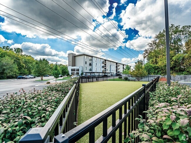 Building Photo - Trail's Bend Apartments