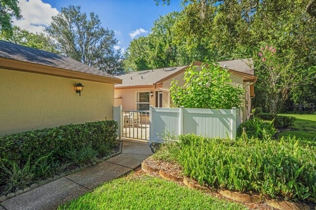 Building Photo - 13118 Cypress Hill Dr