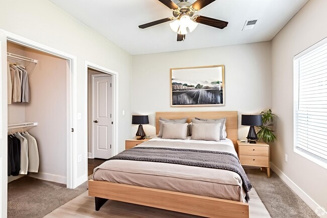 Building Photo - 5601 NE 80th Ter