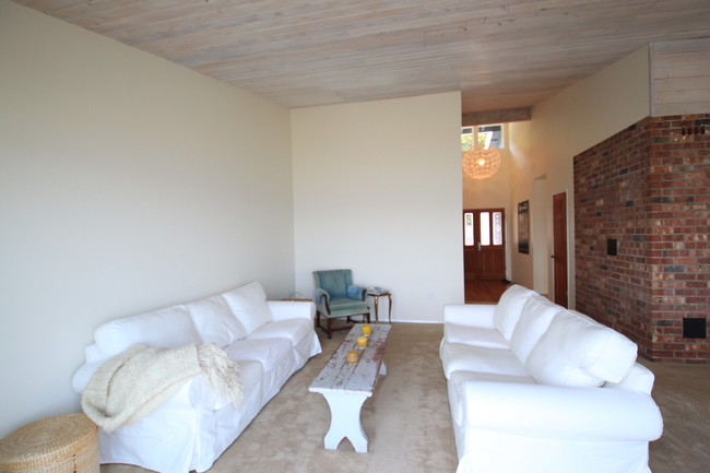 Building Photo - 27530 Sandy Shores Dr SW