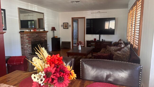 Foto del edificio - 5965 Wilbur Ave