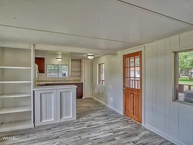 Building Photo - 2580 Poplar Dr