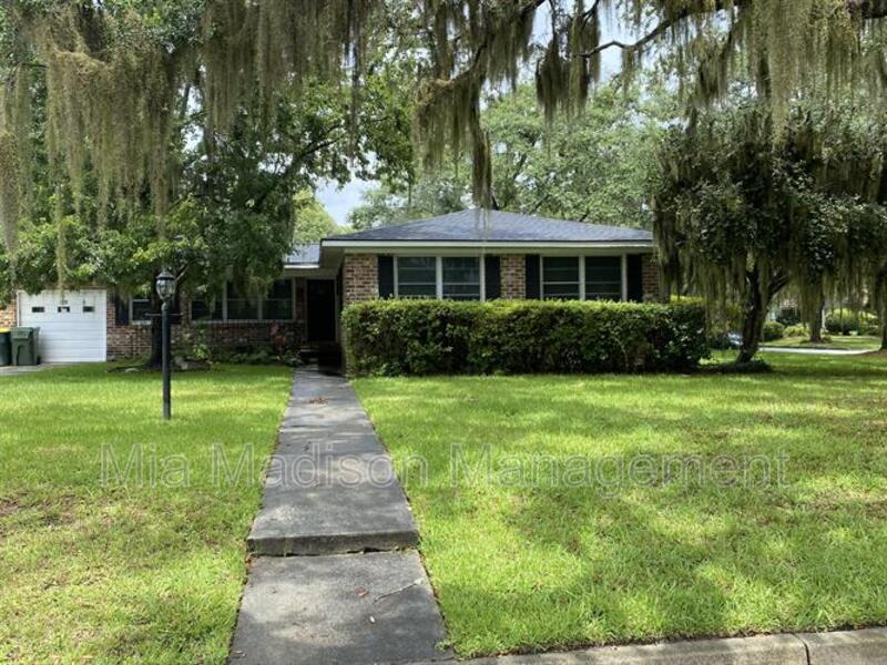 Foto principal - 228 Kensington Dr