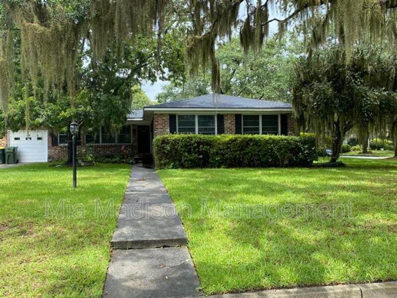 Primary Photo - 228 Kensington Dr