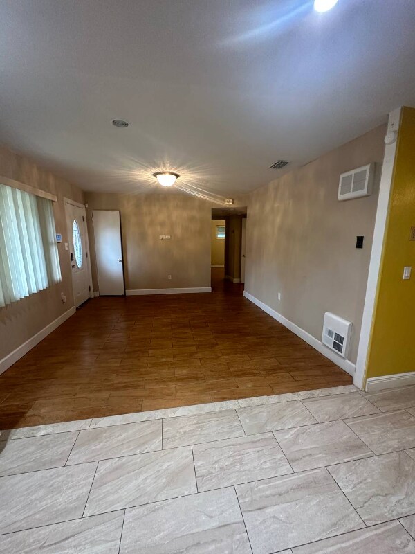 Building Photo - 6100 Tavendale Dr