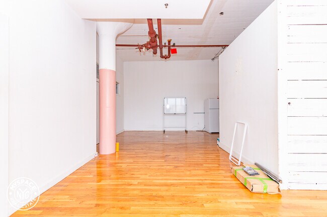Foto del edificio - 210 Cook St