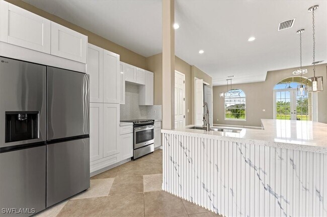Foto del edificio - 4045 24th Ave NE