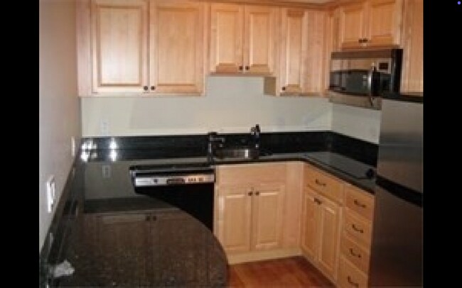 Foto del edificio - 33 Redwood Rd