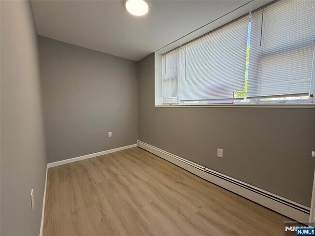 Building Photo - 9066 Palisade Plaza