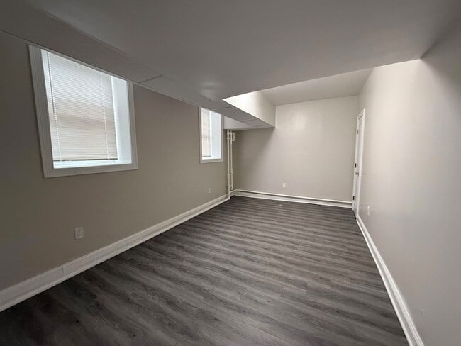 Building Photo - 546 Bergen Ave