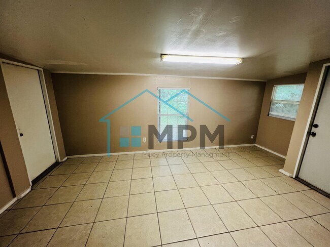 Foto del edificio - 124 Hardwood Dr