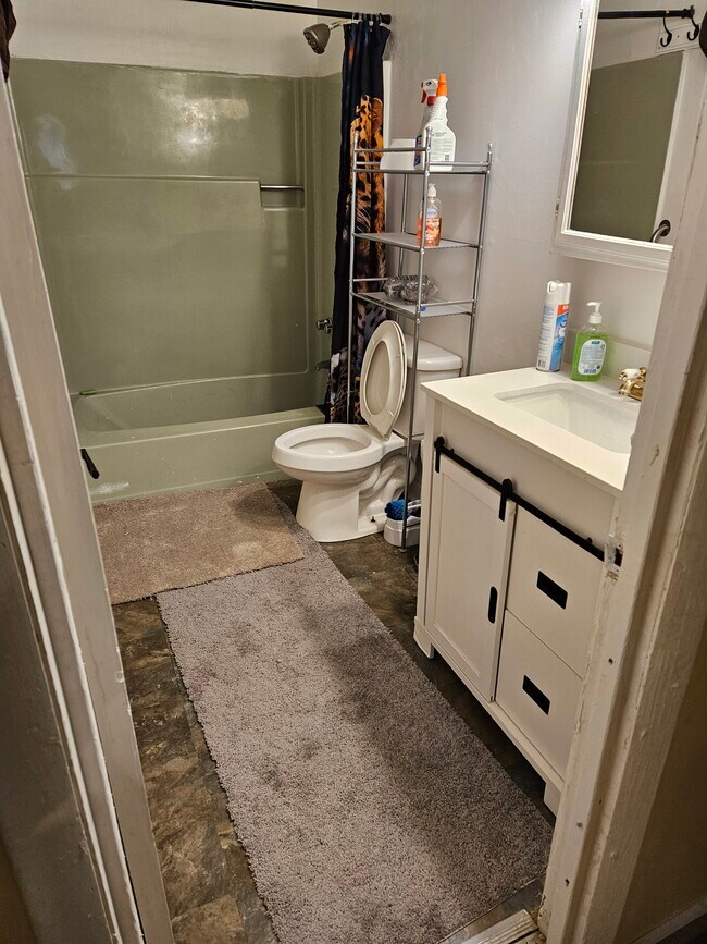 Foto del edificio - 8838 Cloudcrest Dr