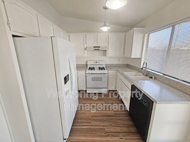 Foto del edificio - 920 W Perch Ave