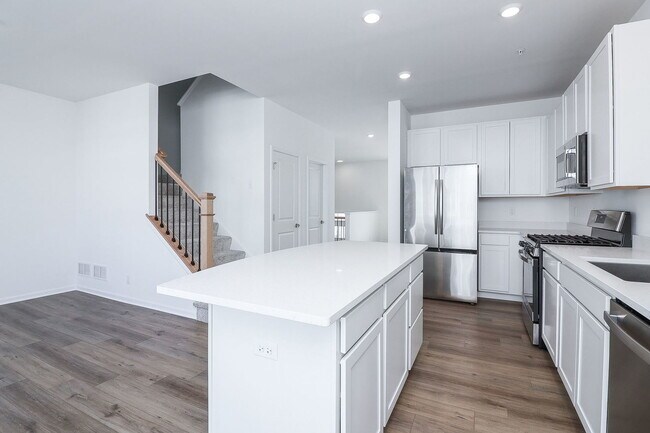 Building Photo - 1049 Atterberg Rd