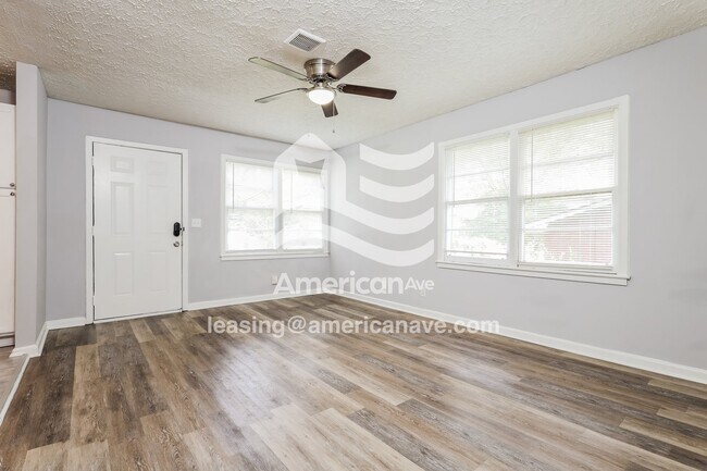 Foto del edificio - 2904 Doyle Ave