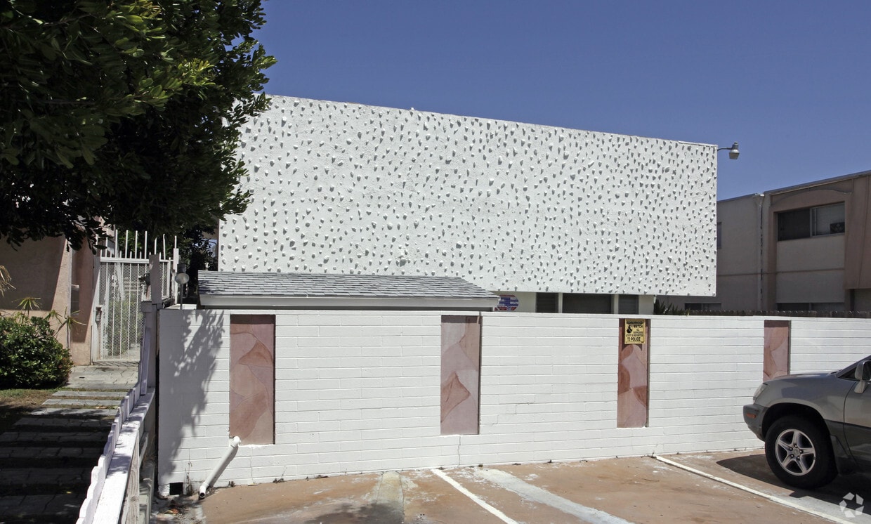 Building Photo - 4565 Campus Ave