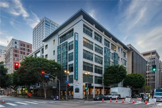 Building Photo - 630 W 6th St