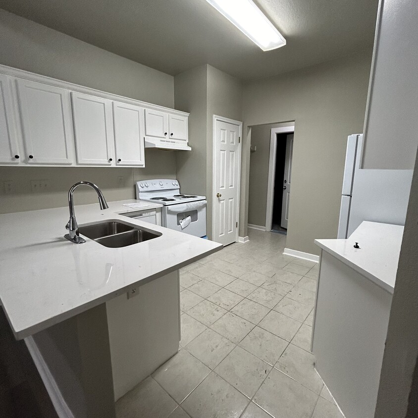 Primary Photo - 1235 Armadillo Rd