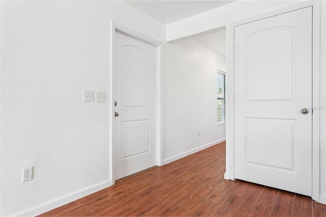 Foto del edificio - 26411 Bertram Rd