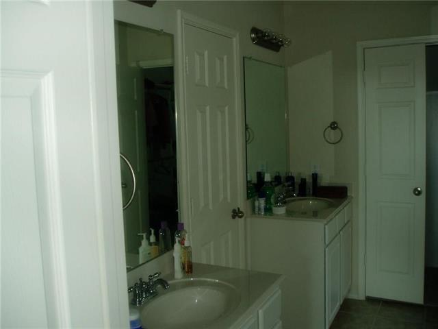 Building Photo - 8052 Peacock Ln