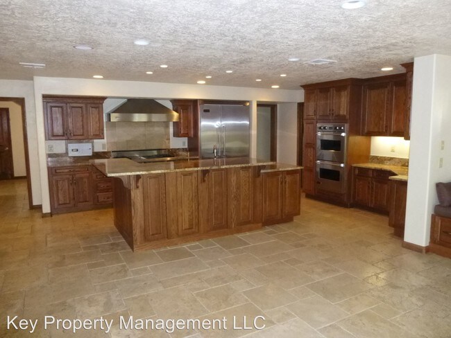 Building Photo - 15 Quail Hollow Dr