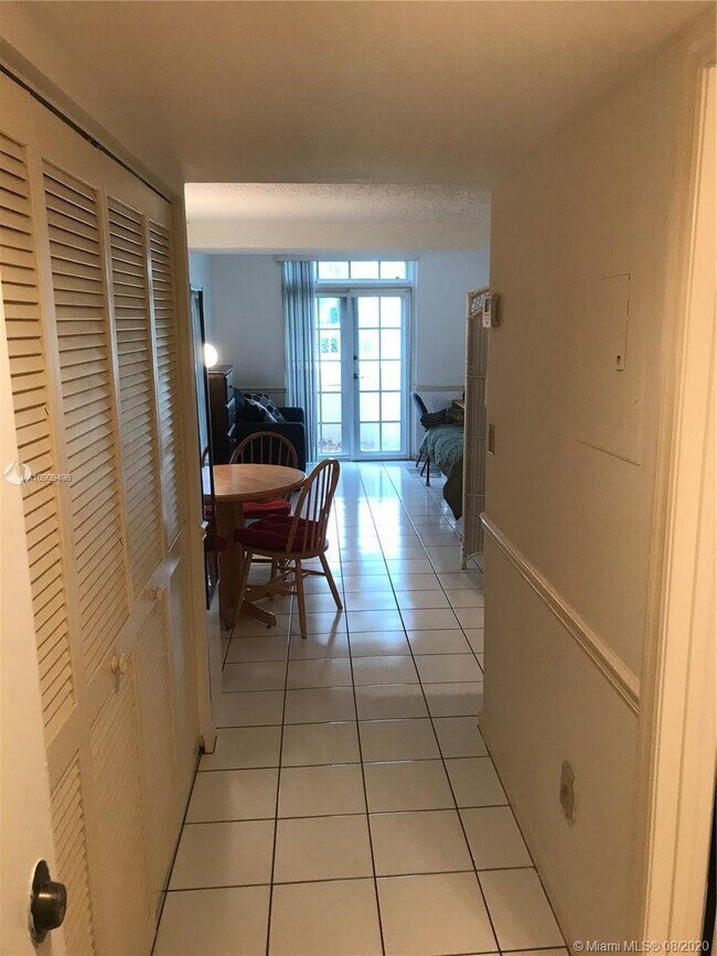 1280 S Alhambra Cir Unit 1111B, Coral Gables, FL 33146 Condo for Rent