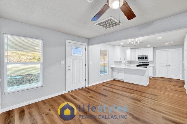 Foto del edificio - 717 Bonham St