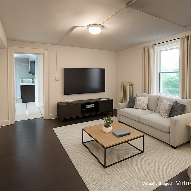 Building Photo - 959 Main St E