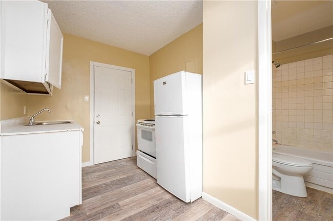 Building Photo - 79 Euclid Ave