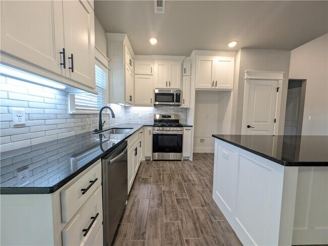 Foto del edificio - 9 Langholm Cir