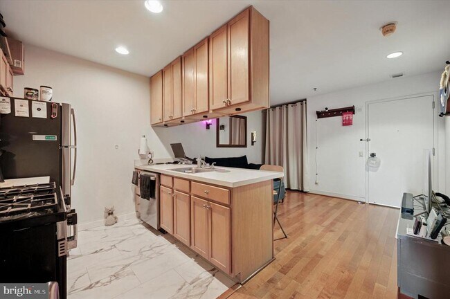 Building Photo - 1100 Vine St