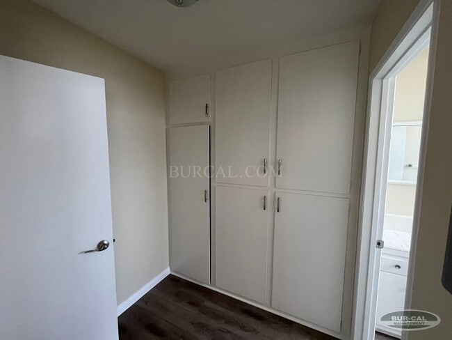 Building Photo - 268 Santa Anita Ave