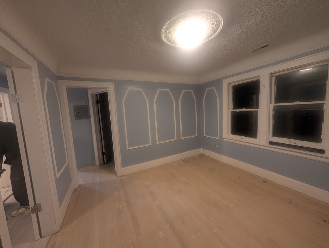 Foto principal - 15829 Evanston St