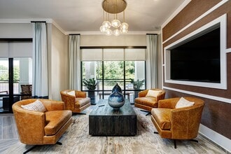 Building Photo - Vintage Franklin Apartments