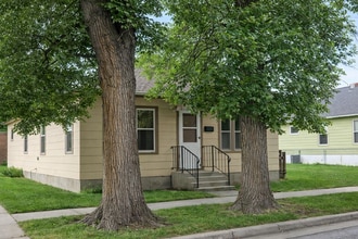 Building Photo - 420 Durland Ave