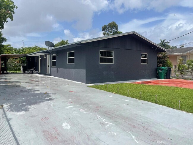 Building Photo - 3338 NW 34th St