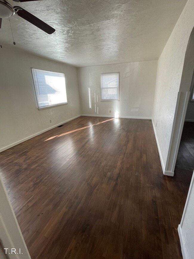 Building Photo - 2 br, 1 bath House - 2207 NW C Street