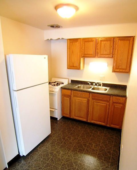 Building Photo - 1009 Bryden Rd