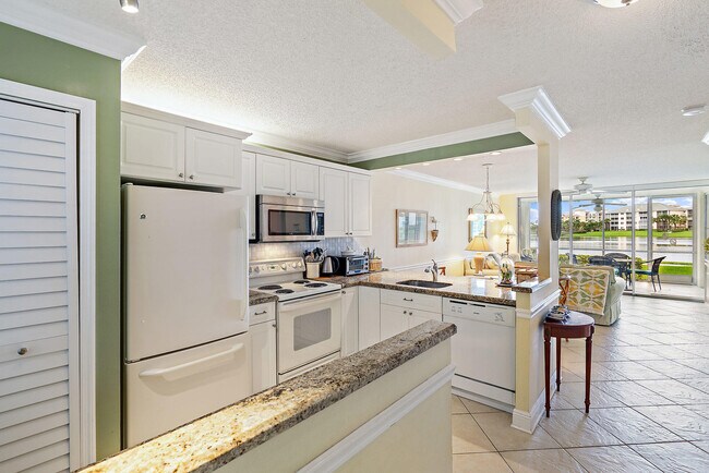 Foto del edificio - 353 US-1