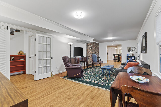 Building Photo - 1170 Kingston Dr NE