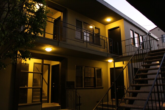 Foto del edificio - 1765 S Robertson Blvd