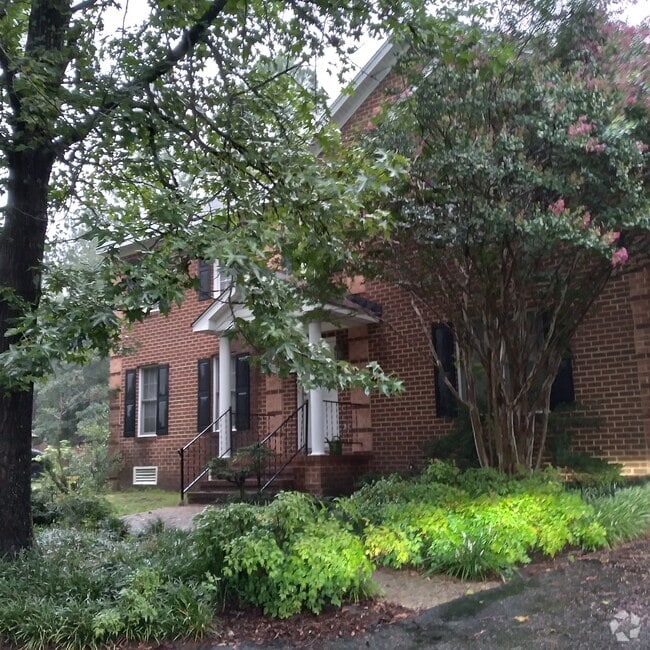 Building Photo - 4924 Lippingham Dr