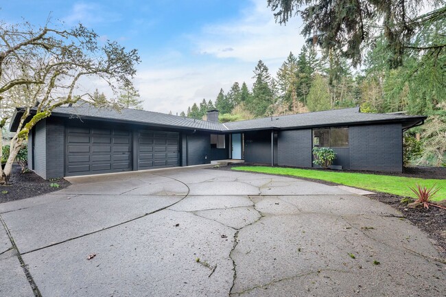 Building Photo - Modern Ranch Remodel on Lake Oswego Canal