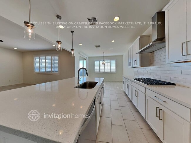 Building Photo - 18607 W Reade Ave