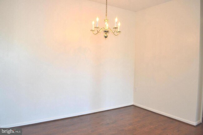 Foto del edificio - 8383 Buttress Ln