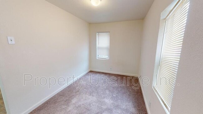 Foto del edificio - 3613 Shasta Dam Blvd