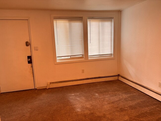 Building Photo - 3604 Oregon Dr