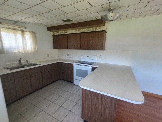 Building Photo - 7405 E Comanche Ave
