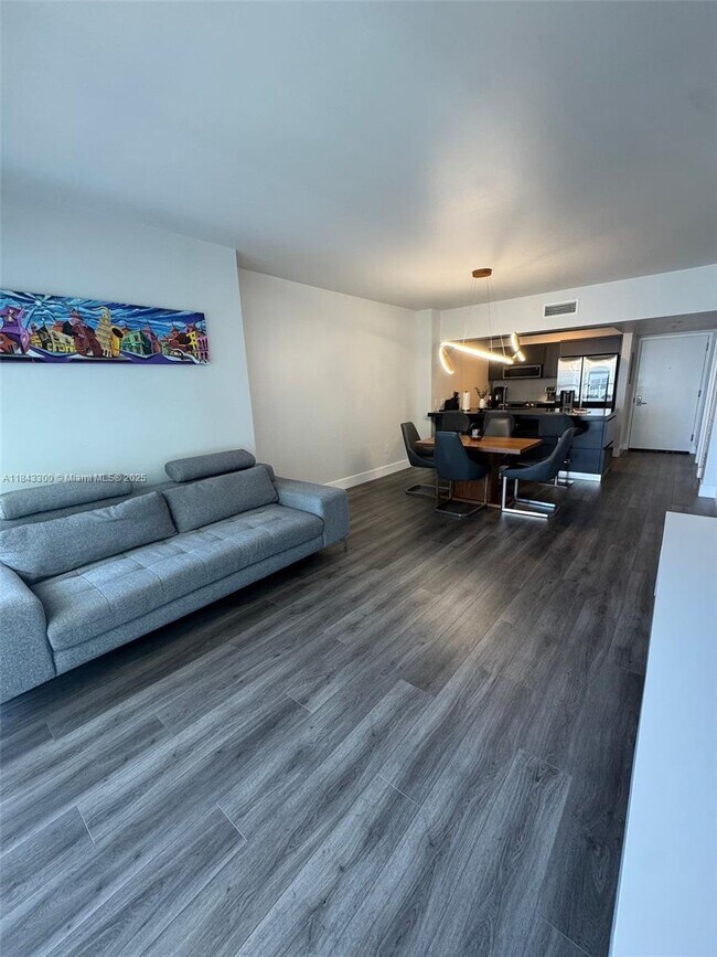 Foto del edificio - 1750 N Bayshore Dr
