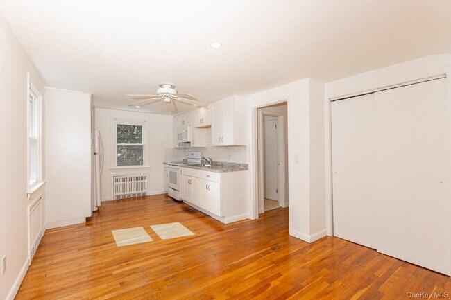 Foto del edificio - 90 Reade Ave